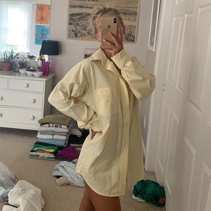 Thrifted Yellow button down size 32/33 (shown on womens XS)